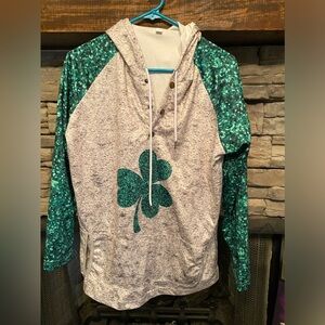 Shamrock - sequin print -‎ hooded top